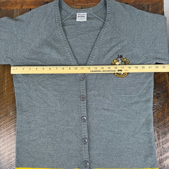 Hufflepuff House Crest Cardigan – Harry Potter Official Knitwear - Picture 7 of 14